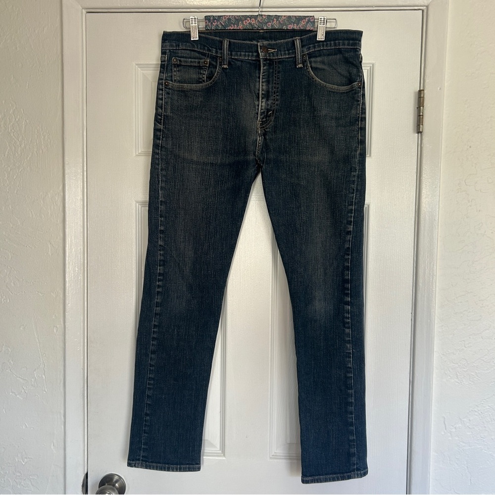 Levi’s Jeans - Picture 2 of 3